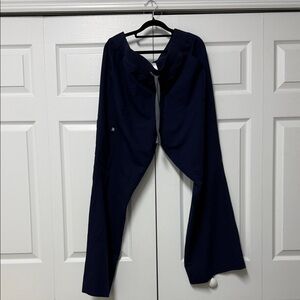Figs Wide-Leg Scrub Pants in Navy